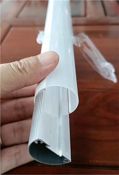 Zaman Ayarlı Güneş Enerjili Tavuk Kümesi Işığı